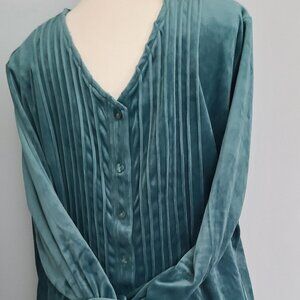 Soft Comfortable Velveteen Pleated front Top SZ 1X Dull Green Woman Within